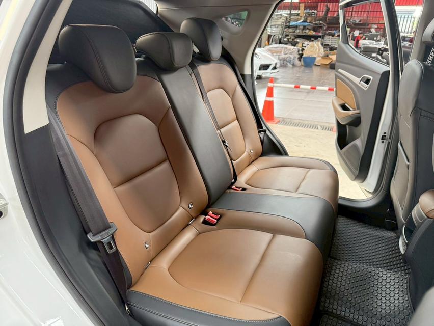 รถสวยสภาพดี ออฟชั่นจัดเต็ม  ใช้งานน้อย 67,000กม MG ZS 1.5 X+ SUNROOF ปี2021  10