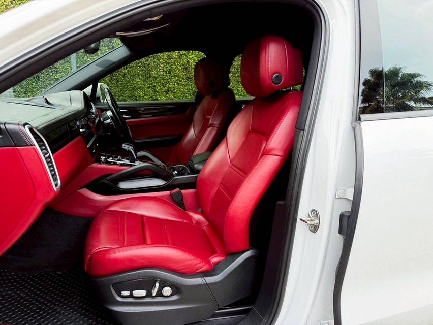 Porsche Cayenne E-hybrid Coupe ปี 2020 สีขาว ภายในแดงยอดนิยม Full option มี Warranty ถึง 2027 รูปที่ 9