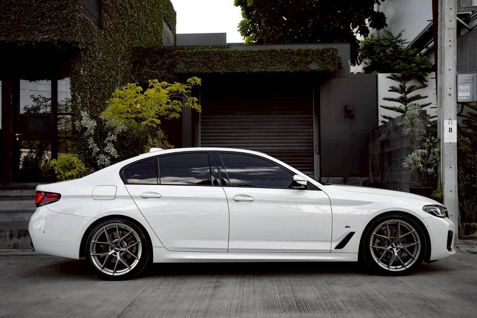 รหัสรถ PR6969 BMW 520d ดีเซล M-Sport Package (Model G30 LCI)