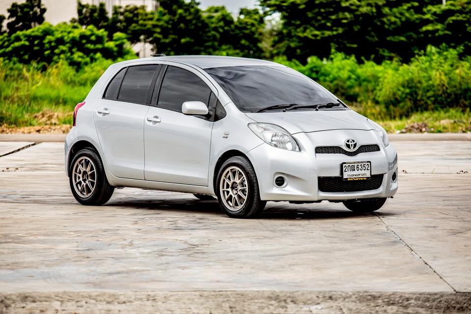 Toyota Yaris 1.5J ปี 2013 เกียร์ออโต้ สีเทา 4
