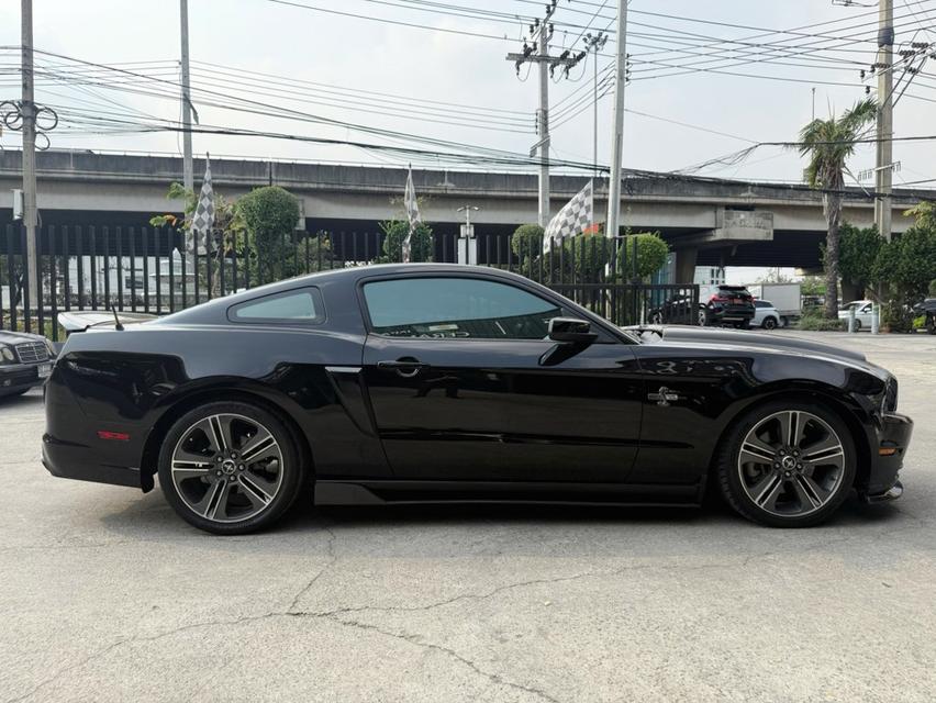 Ford Mustang v6 2013(โฉม Need For Speed) สีดำ Mileage : 82xxx km  2