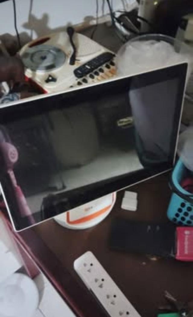 เครื่อง POS วงใน มือสองจอเป็นเส้น ทัชสกรีนใช้งานปกติ นัดดูสินค้าได้ครับ โทรสอบถาม 0863665422,0988244957
