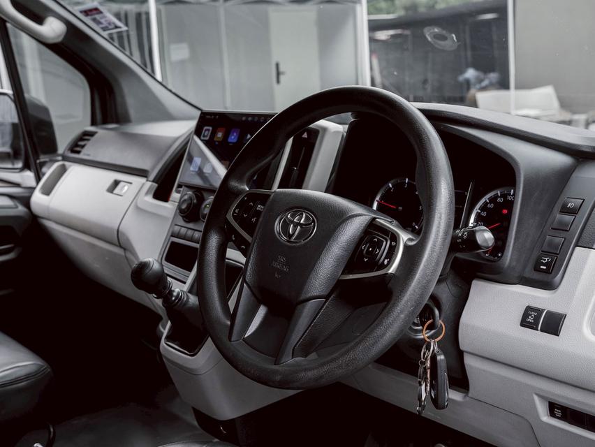 รหัสรถ 67GG5082 Toyota #lMAJESTY LOOK ตัวรถ Hiace 2.8 รถตู้ 4แถว 16