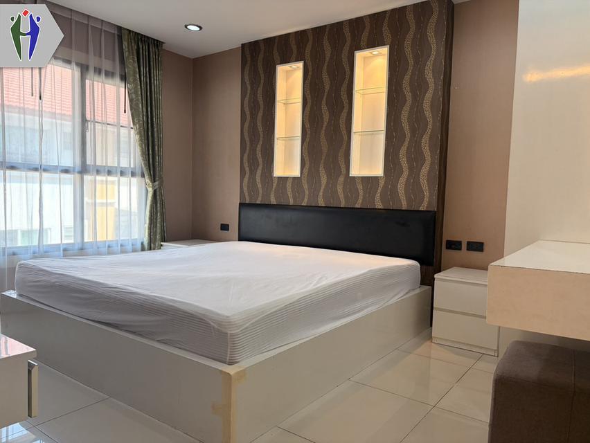 คอนโดเดอะบลูเรสซิเดนซ์ ให้เช่า 1 ห้องนอน 10,000 บาท/เดือน -	คอนโดขนาด 38 ตารางเมตร 1 ห้องนอน 1 ห้องน้ำ 1 ห้องนั่งเล่น พร้อมระเบียงกว้าง -	คอนโดนี้มีเฟ 5