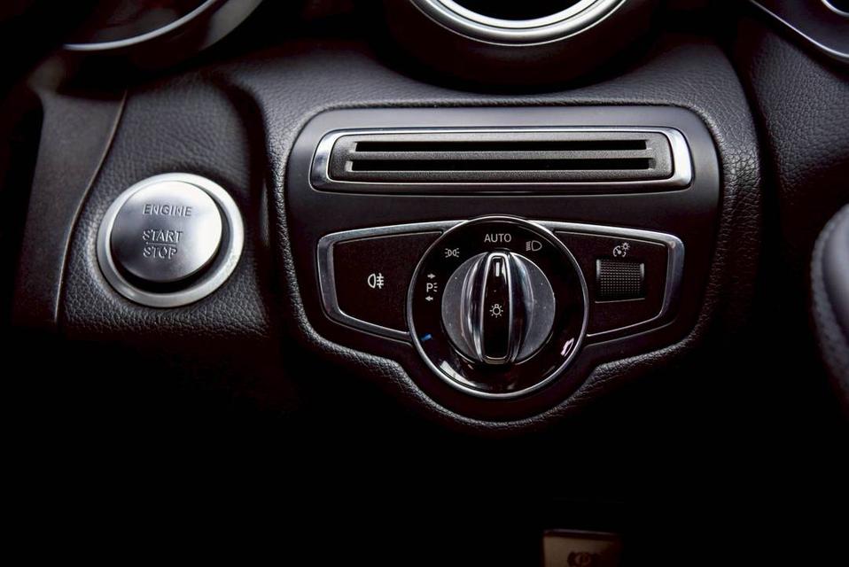 Mercedes Benz C300 AMG BlueTec Hybrid 7