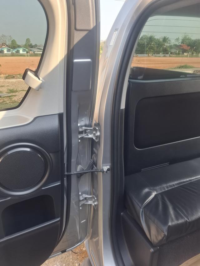 รถยนต์กระบะ โตโยต้ารีโว่ดับเบิ้ลแคป ตัวE ปี2017  ออกศูนย์ป้ายแดง เจ้าของขายเอง รูปที่ 5