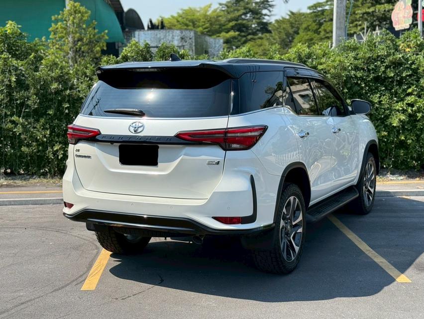 2021 Toyota Fortuner 2.8 ขับสี่ รูปที่ 6