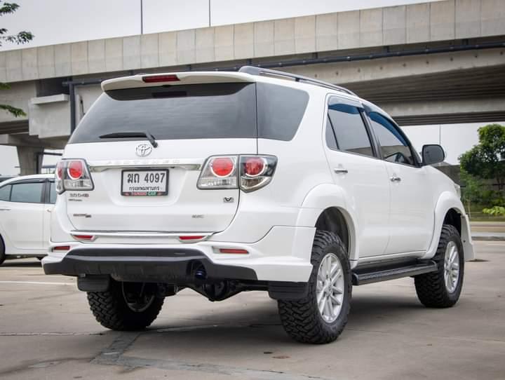 TOYOTA FORTUNER 3.0 V 4WD เกียร์ออโต้ ปี 2012 5