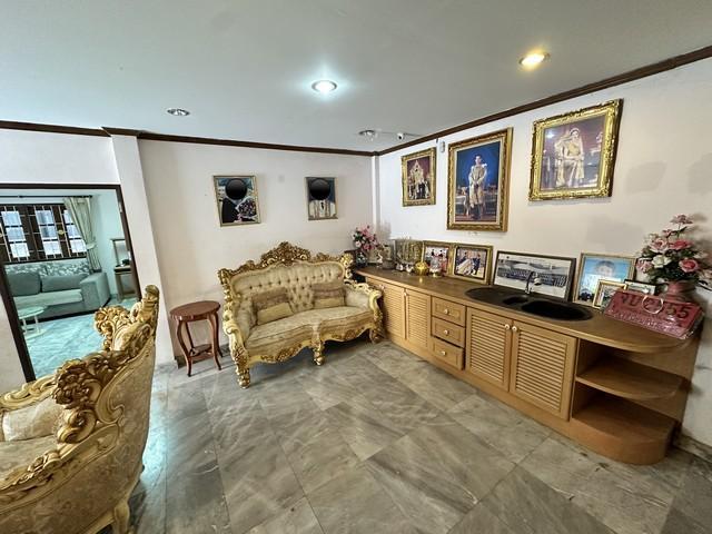 ให้เช่าบ้านเดี่ยว+โกดัง 186-560 ตรม. ถ.รามอินทรา ตรงข้ามแฟชั่นไอซ์แลนด์ ( จดทะเบียนได้ ต่อเติมได้ ) 5