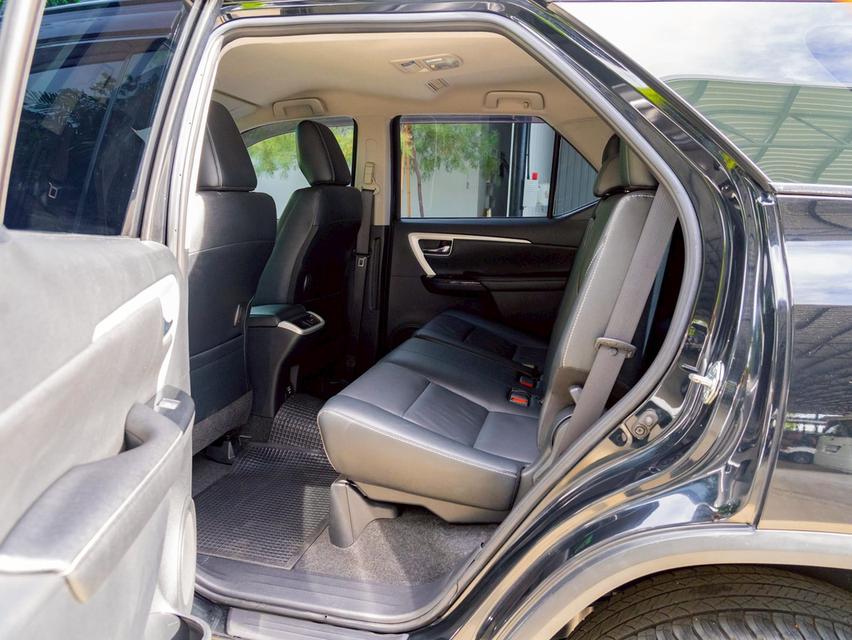 Toyota Fortuner 2.4 V Leader 2WD ปี 2021 รูปที่ 9