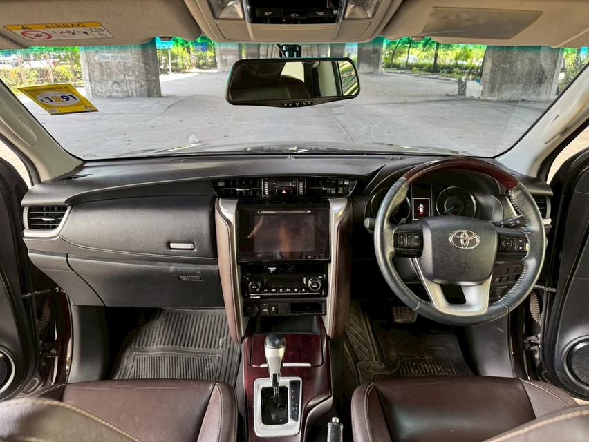 Toyota Fortuner 2.4 V AT ปี 2016 รถสวย ไมล์น้อย 92,xxx km. 10