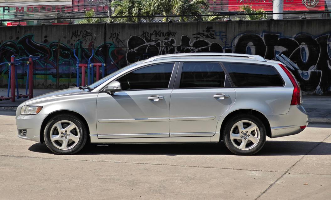 Volvo V50 AT ปี 2011  4