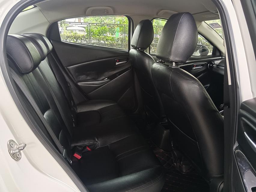 Mazda2 1.3High Connect Sedan ปี2018 สีขาว 13