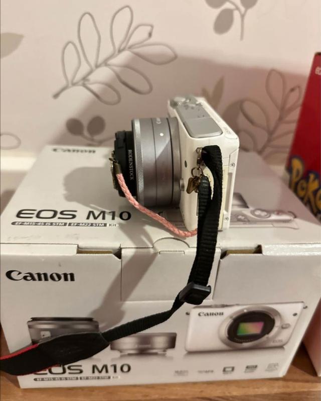 Canon EOS M10 3