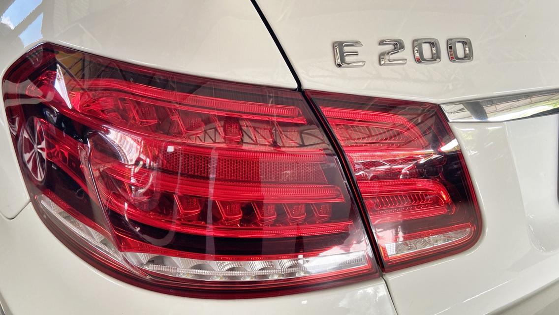 BENZ E200CGI SALOON ปี 2013 4