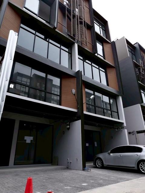 P618 ให้เช่า โฮมออฟฟิศ 5 ชั้น The Pride สุขุมวิท 77 เดอะ ไพรด์ สุขุมวิท 77 ซ. อ่อนนุช 30 Home Office สไตล์ Modern Luxury Loft เหมาะทำออฟฟิศ 1