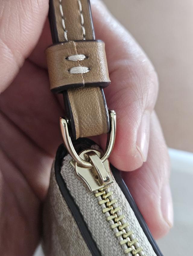 ขายกระเป๋าสตางค์สภาพใหม่ รูปที่ 2