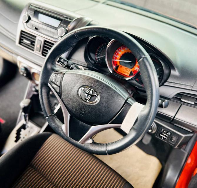 #TOYOTA #YARIS 1.2 G TOP ปี 2014 จด 2015✨ รถบ้านมือเดียวป้ายแดง ดูแลดีมาก สภาพเดิมทั้งคัน🔧 เข้าศูนย์ตามระยะ ดูแลตามคู่มือมาตลอด📚 รูปที่ 10
