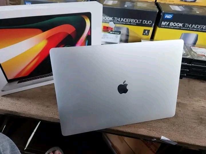 ส่งต่อ Apple / Macbook Pro 2