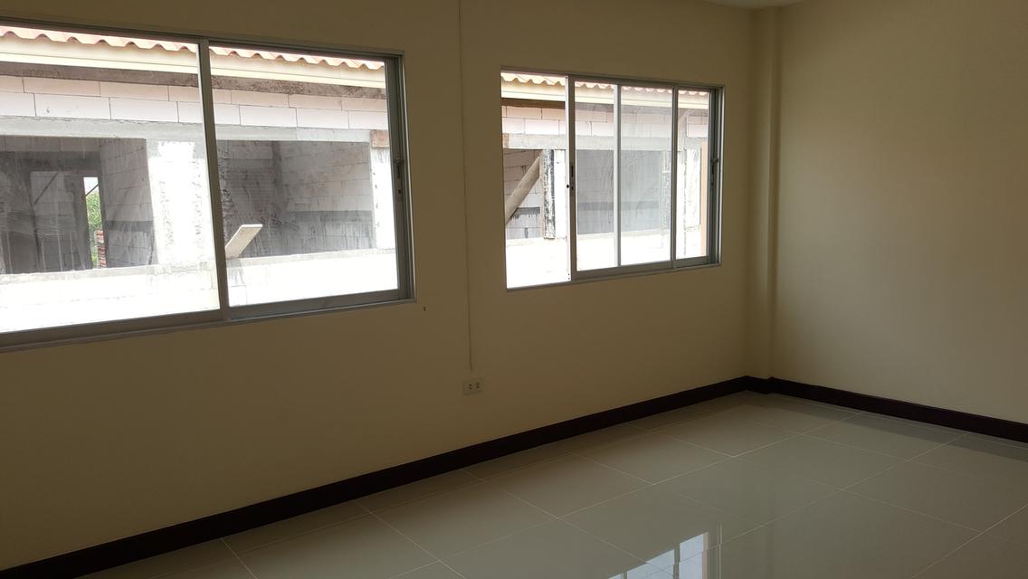 ขายบ้าน ทาวเฮ้า 2 ชั้น 2 นอนใหญ่ 2 น้ำ 1 ที่จอด 1 ห้องครั้ว 8