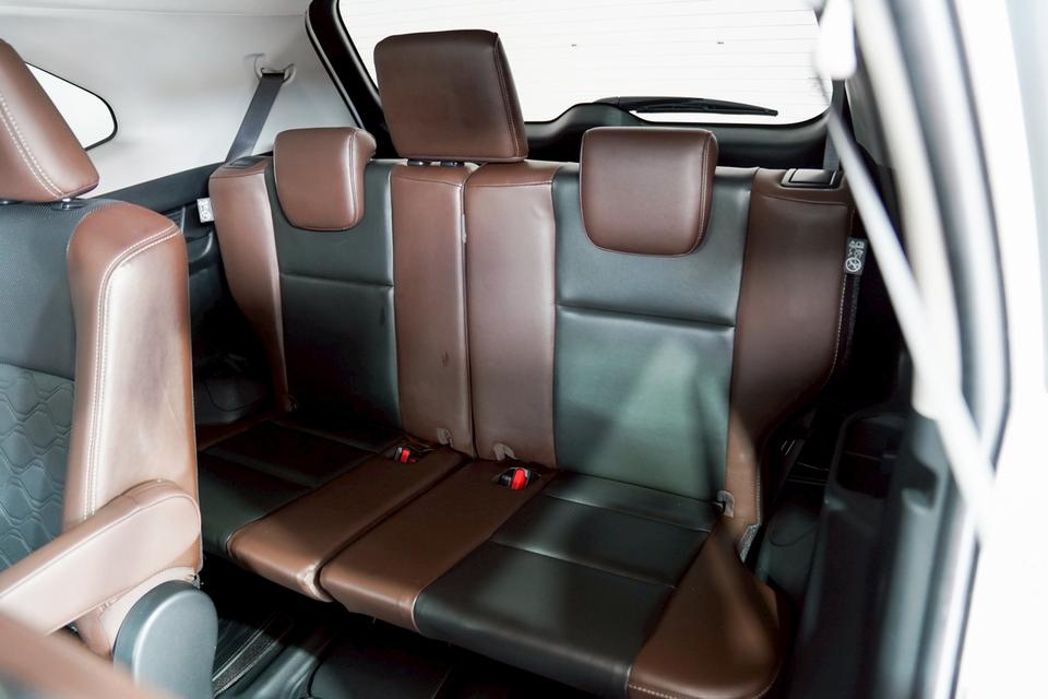 TOYOTA INNOVA ZENIX 2.0 HEV AT (ปี2024) สี: ขาว ไมล์ 27000 km 16