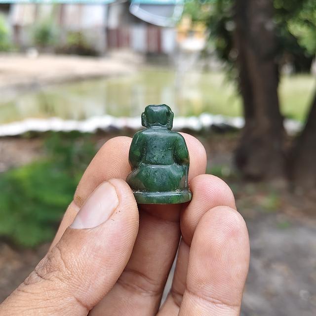 พระอุเชนทร์ หยกพม่าแกะแท้ ลป.องค์น้อย สวนพุทธธรรมหลวงปู่ใหญ่ จ.สุพรรณบุรี รูปที่ 2