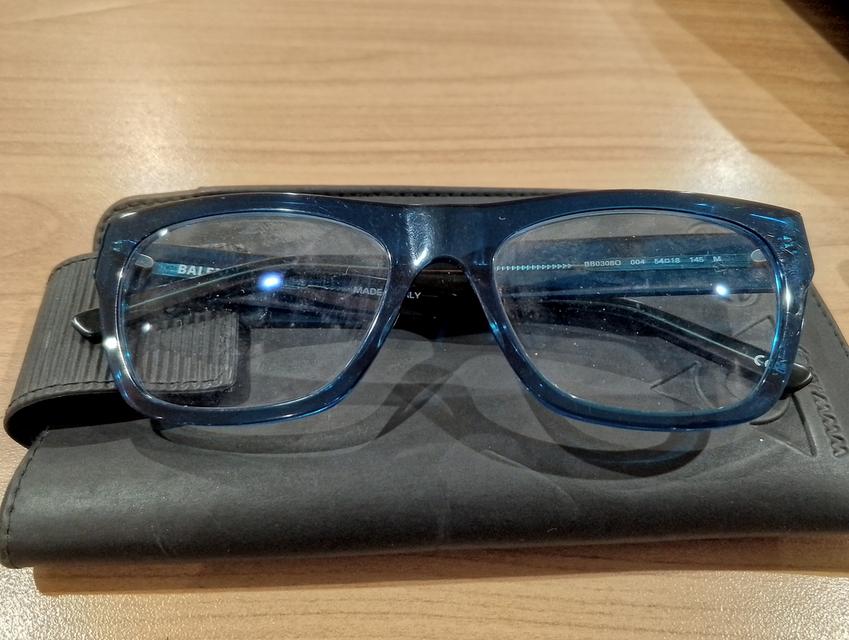 กรอบแว่น Balenciaga italy. 2