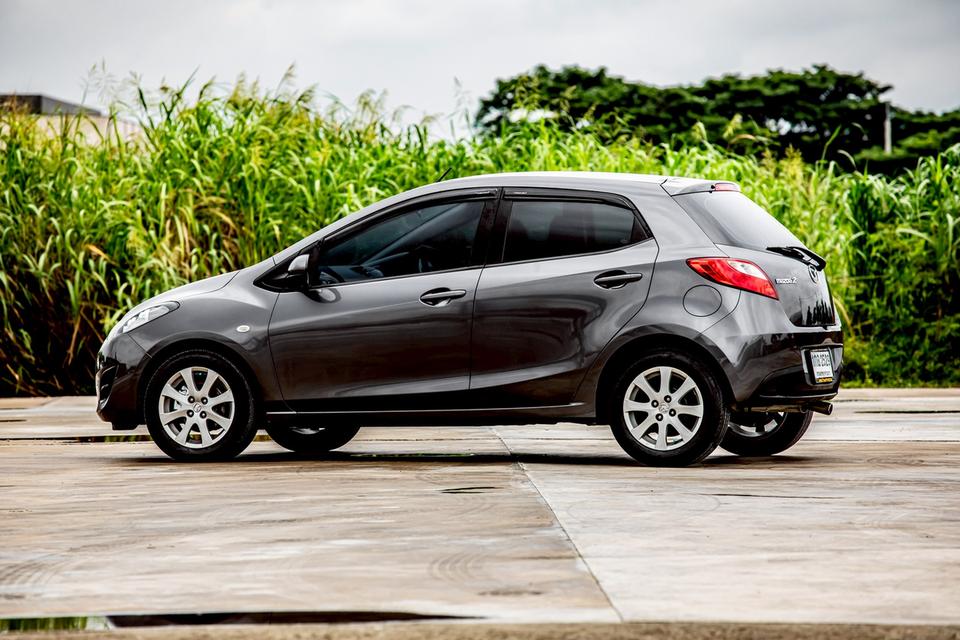 Mazda2 1.5 Groove Sport ปี 2013 สีเทา มือเดียวป้ายแดง 10