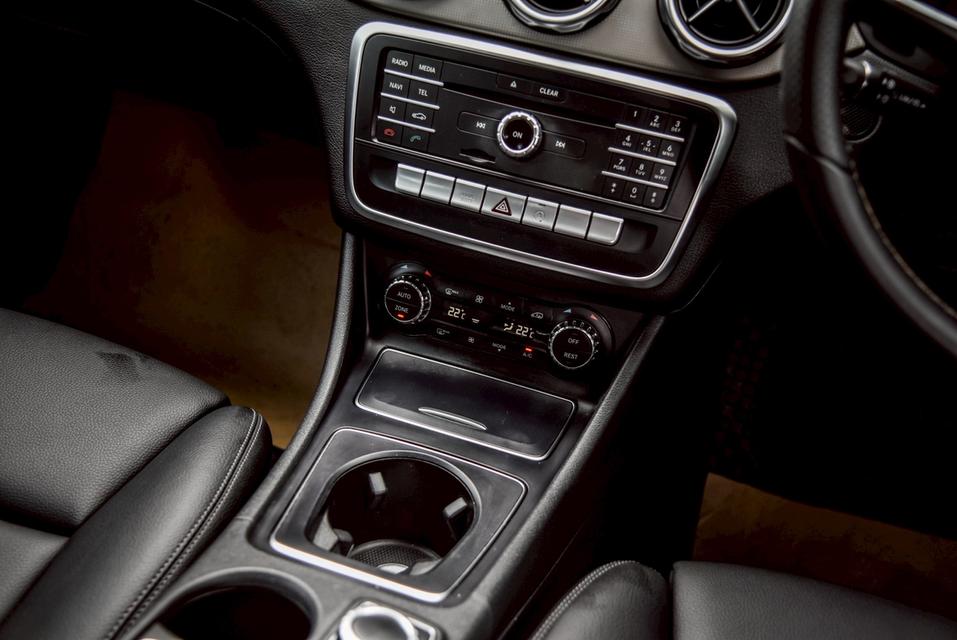 รหัสรถ CBL3555 Mercedes-Benz GLA200 1.6 Urban AT 2019 15
