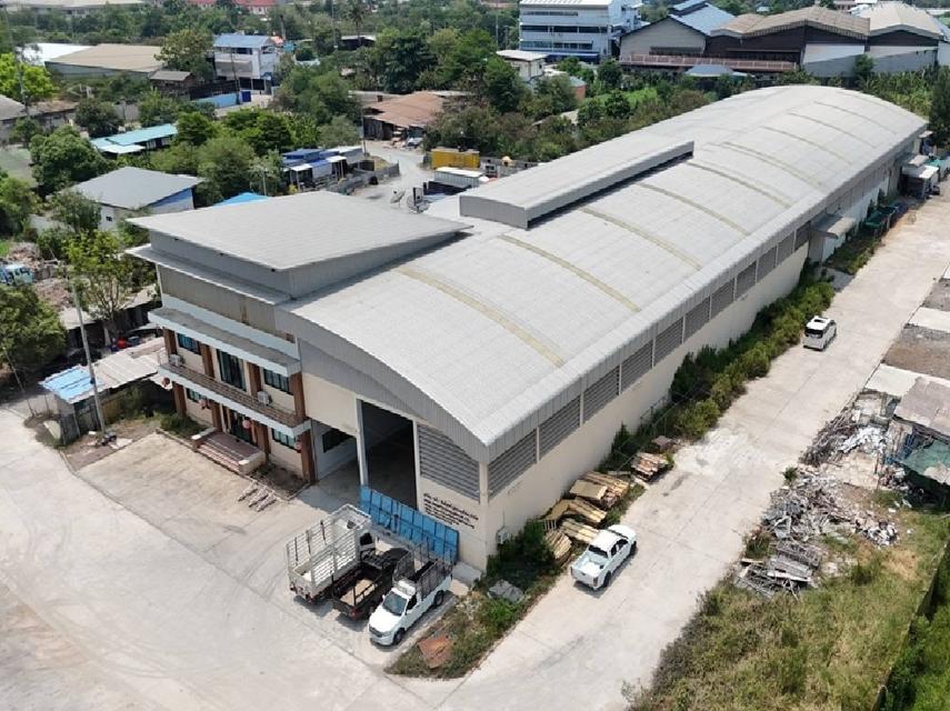 ให้เช่าโกดัง โรงงาน พร้อมสำนักงาน 3 ชั้น / ทำเล พระราม 2 ตำบลนาดี อ.เมือง สมุทรสาคร / จากถนนพระราม 2 เข้ามาไม่ไกล / พื้นที่ใช้สอยรวม 3450 ตารางเมตร 1