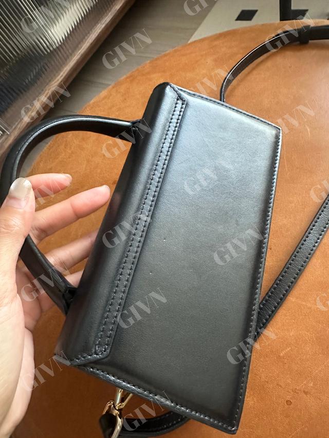 กระเป๋า Jacquemus, The long Chiquito 4