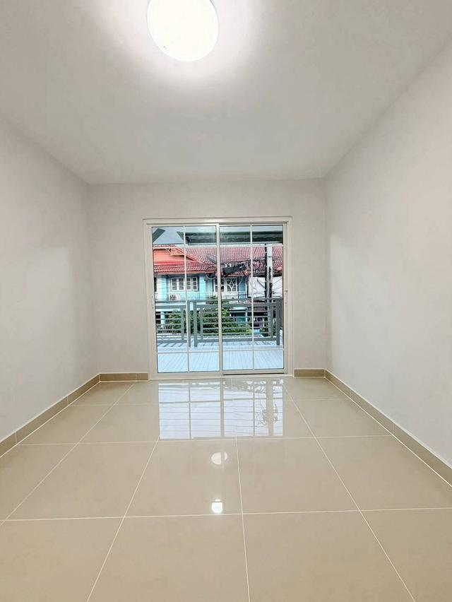 หมู่บ้านพฤกษา3  ถนนวัดลาดปลาดุก บางบัวทอง ทาวน์เฮาส์ 2 ชั้นตกแต่งใหม่พร้อมอยู่ มีระเบียงด้านหน้า บ้านใกล้ตลาด 16