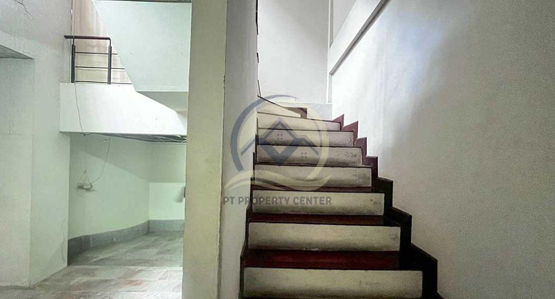 โครงการสรานนท์ ทาวน์โฮม 2.5 ชั้น ลาดพร้าว 101 ซอย 50 ขายตามสภาพ เหมาะสำหรับรีโนเวท ต่อรองได้ ทำเลโซนลาดพร้าว 5