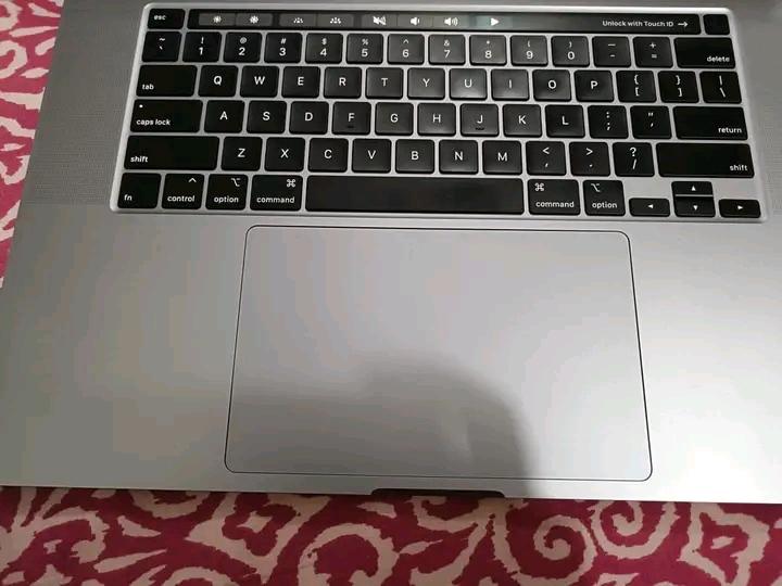 Apple / Macbook Pro ศูนย์แท้ 2