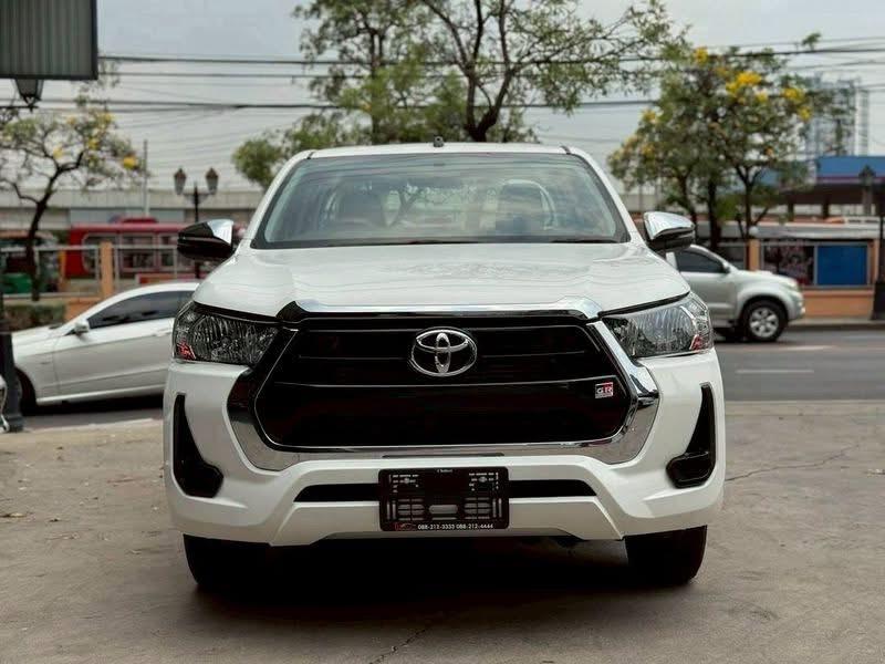 TOYOTA HILUX REVO 2.4 E SMART CAB 5MT ปี 2018