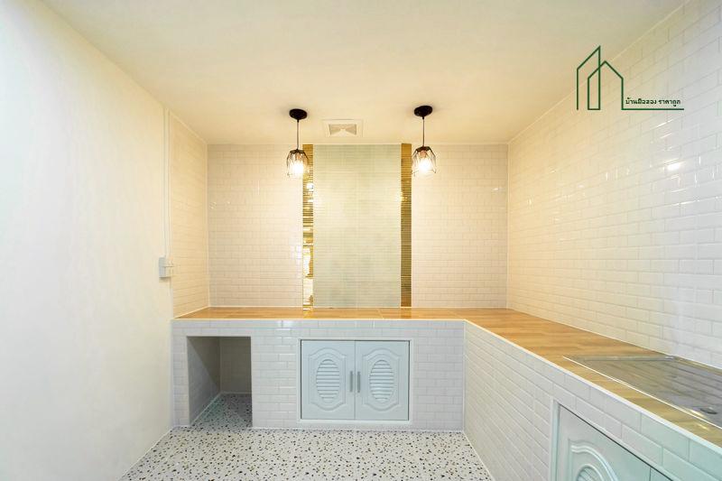 หมู่บ้านบัวทองธานี บางบัวทอง ตรงข้ามสมบัติบุรี ฟรีโอน 6