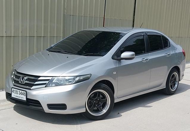 HONDA CITY 1.5V  I-VTEC  AUTO ปี 2012  รถมือเดียวออกห้าง  *ฟรีดาวน์* T.086-527-9533