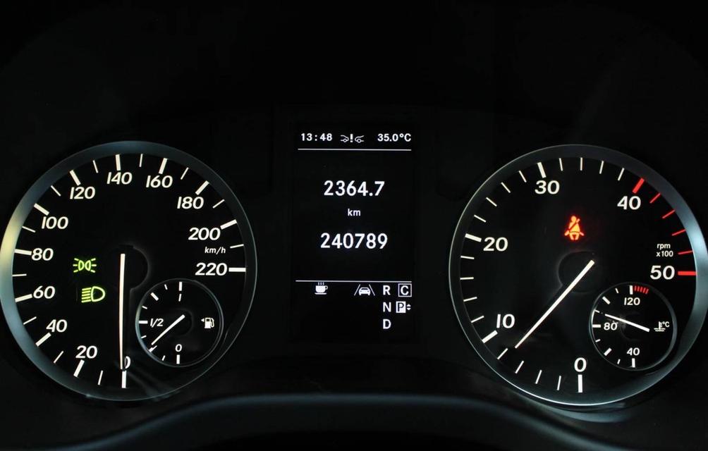 รหัสรถ JRS5065 หรูหราสุดๆกับ Benz Vito ปี 2016  10