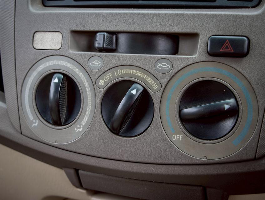TOYOTA VIGO 3.0 G CAB ปี 2005 13
