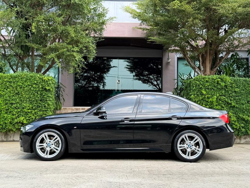 2017 BMW 320D MSPORT (แท้) รถมือเดียวป้ายแดง รถออกศูนย์ BMW THAILAND รถวิ่งน้อย เข้าศูนย์ทุกระยะ รถไม่เคยมีอุบัติเหตุครับ รูปที่ 5