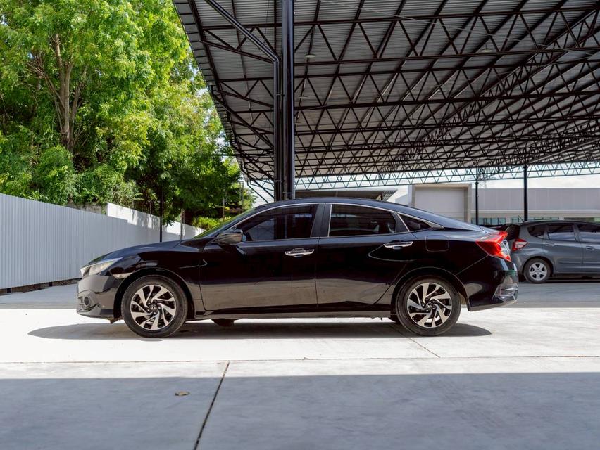 HONDA CIVIC 1.8EL ปีจด 2017 รับประกันหลังการขาย 3 ปี  7