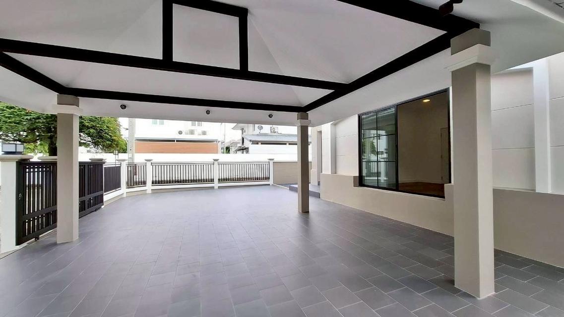 หมู่บ้านกาญจนลักษณ์3  ติดถนนกาญจนาภิเษก 2