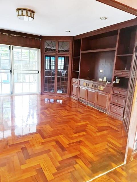 พื้นที่เท่ากับบ้านเดี่ยว 3หลัง 6นอน 151 ตร.วา. 401 ตร.ม ลาดพร้าว 38-48 รัชดา MRTภาวนา 150ม. ให้เช่าคฤหาสน์หลังใหญ่ 2 ชั้ 3