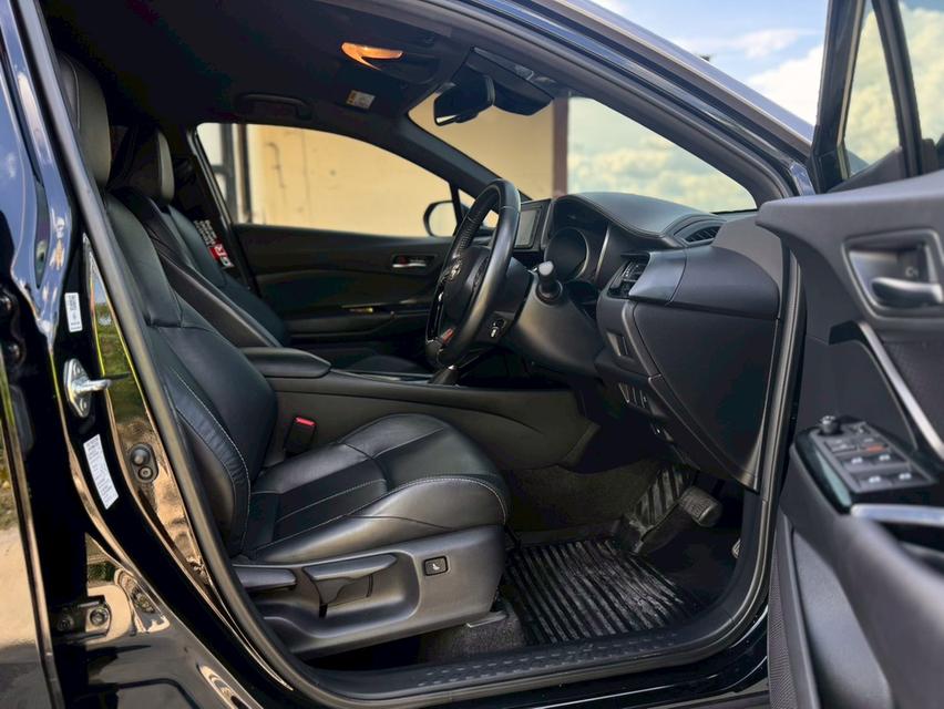 Toyota C-HR Hybrid Y22 Wagon 4dr HEV GR Sport E-CVT FWD top 1.8 (Hybrid) สีดำ ออโต้ 10