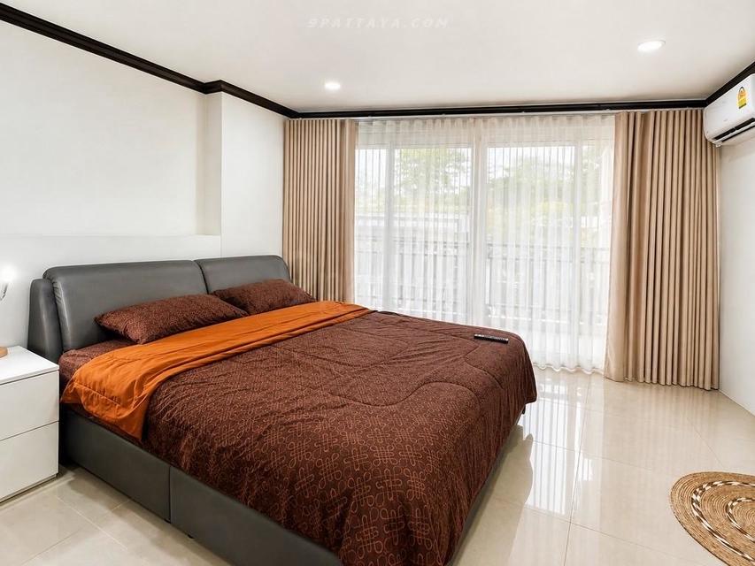 For Rent — 2-Bedroom Condo at Royal Hill Resort, Thappraya RoadSpacious condo for rent at Royal Hill Resort, Building B, located on Thappraya Road. 11