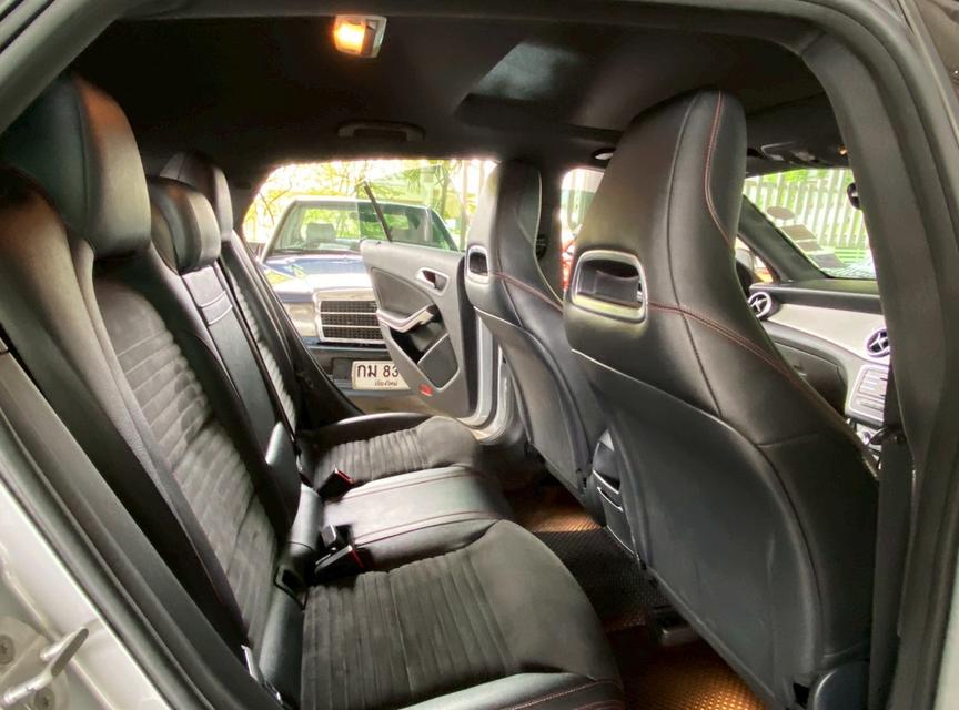 Mercedes-Benz CLA250 Shooting Brake 8