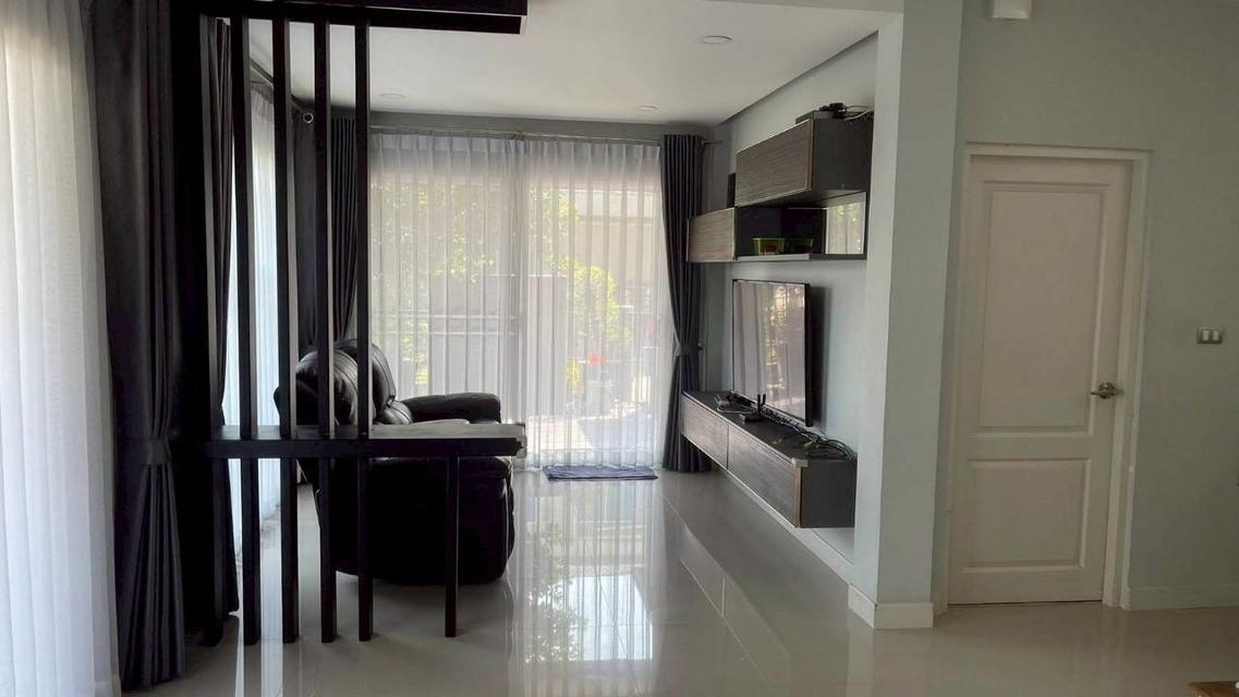 ขายบ้านเดี่ยว 2 ชั้น หลังมุม หมู่บ้านเซนโทรปิ่นเกล้า-วงแหวน 5