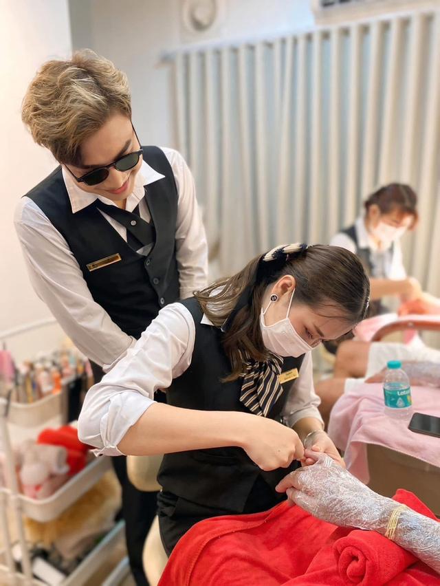 SARA Hair Studio Huahin (ซาร่า แฮร์ สตูดิโอ หัวหิน) ร้านทำผมประจบฯ ออกเเบบทรงผมชายหญิง ทำสีผม ยืดผม ดัดผม ซ่อมผมเสีย ทำเล็บ ต่อขนตา สปามือเท้า ครบวงจร รูปที่ 9