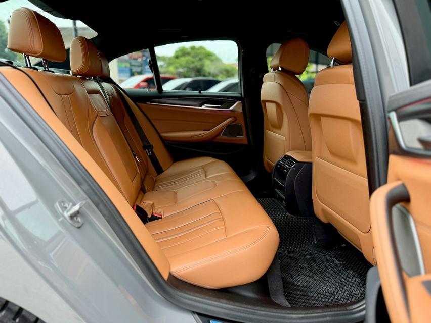 BMW SERIES 5 520d M SPORT 2021  13