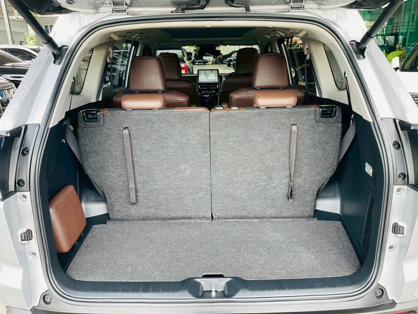 Toyota Innova 2.0 Zenix HEV Premium 2023 19